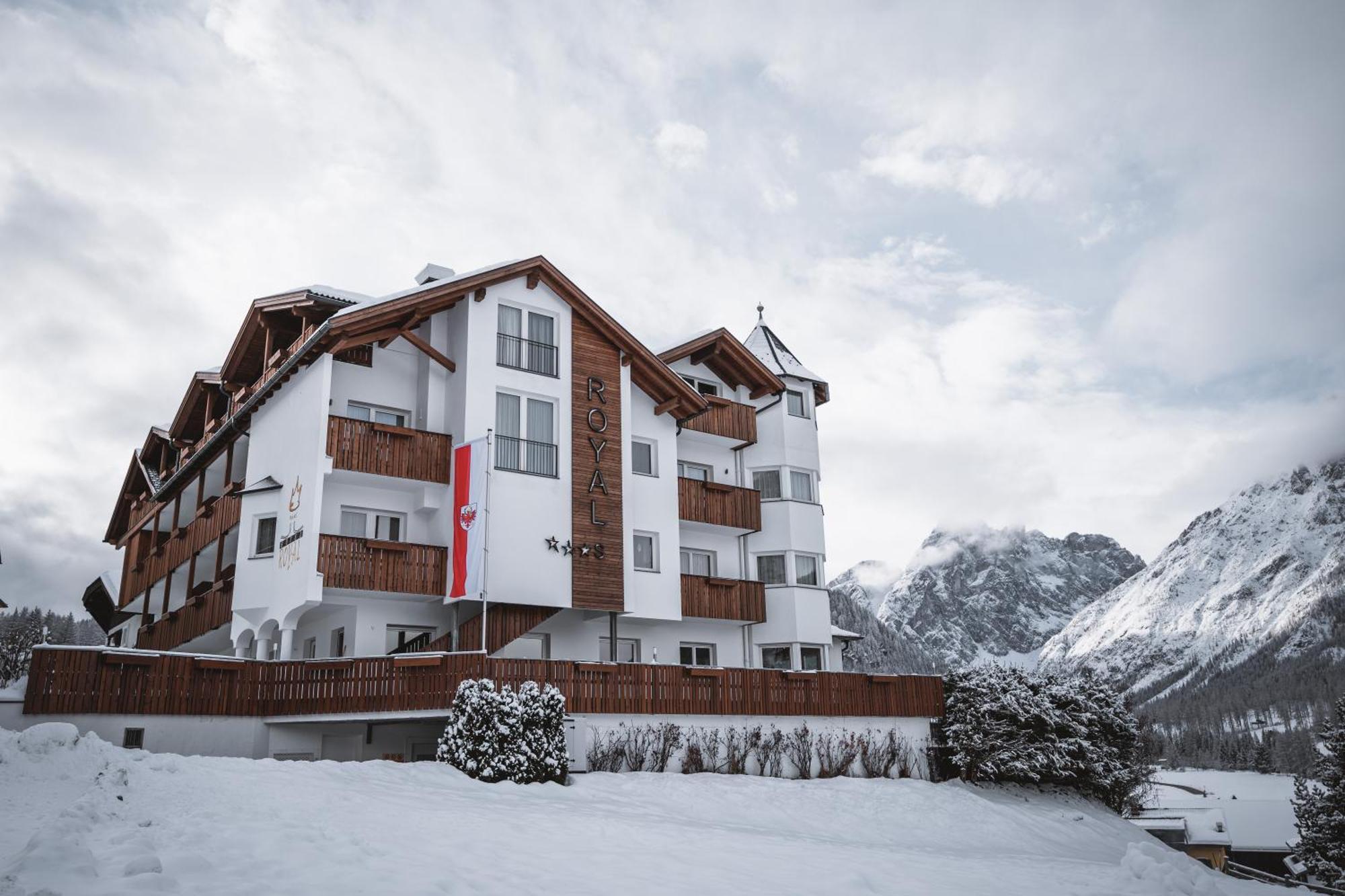 Hotel Royal Und Ferienhaus Annabel Sexten Ngoại thất bức ảnh