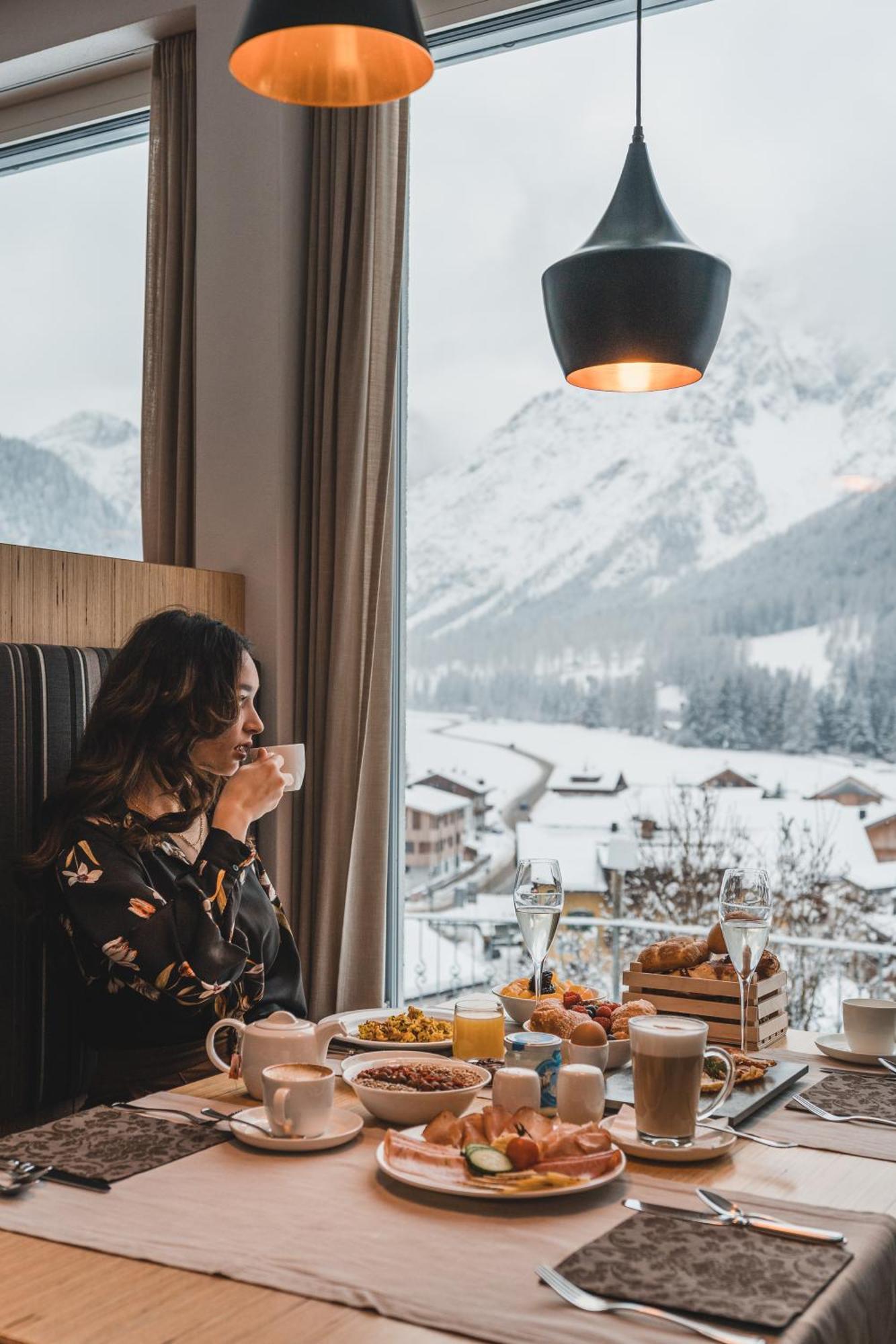 Hotel Royal Und Ferienhaus Annabel Sexten Ngoại thất bức ảnh